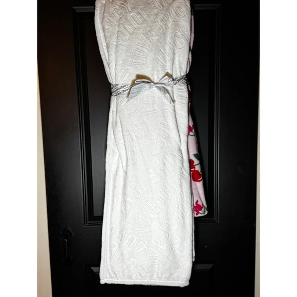 Juicy Couture Home 2‎ Pack Throw Blanket Pink Cherry Love Juicy White NEW